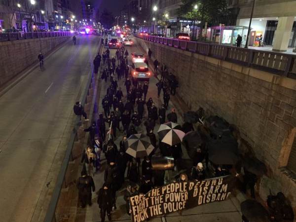 WATCH: Anti-Cop Antifa March Blocking Traffic in DC